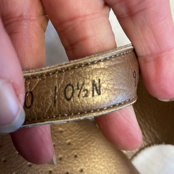 SAS SUNTIMER BEIGE CROC SANDALS. NEW - Picture 8 of 11